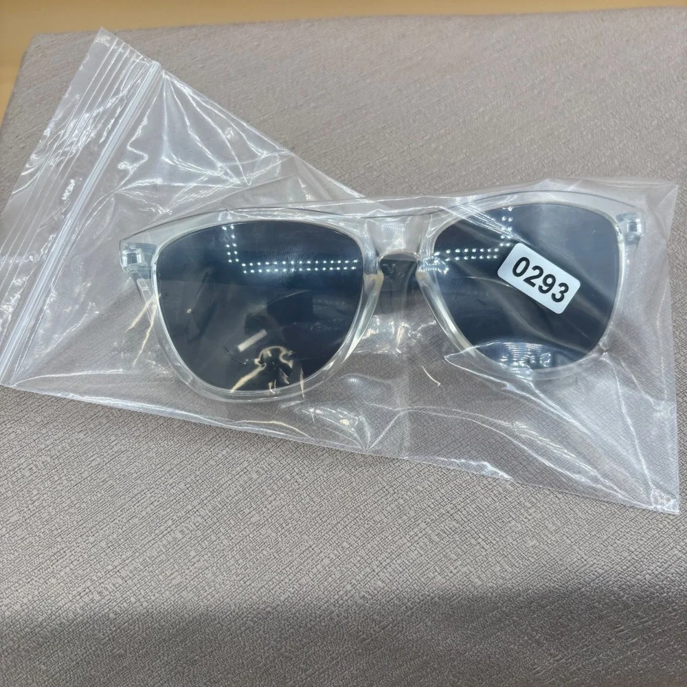 Blenders Black Ice Sunglasses Unisex OS Clear Black Polarized Excellent Sporty